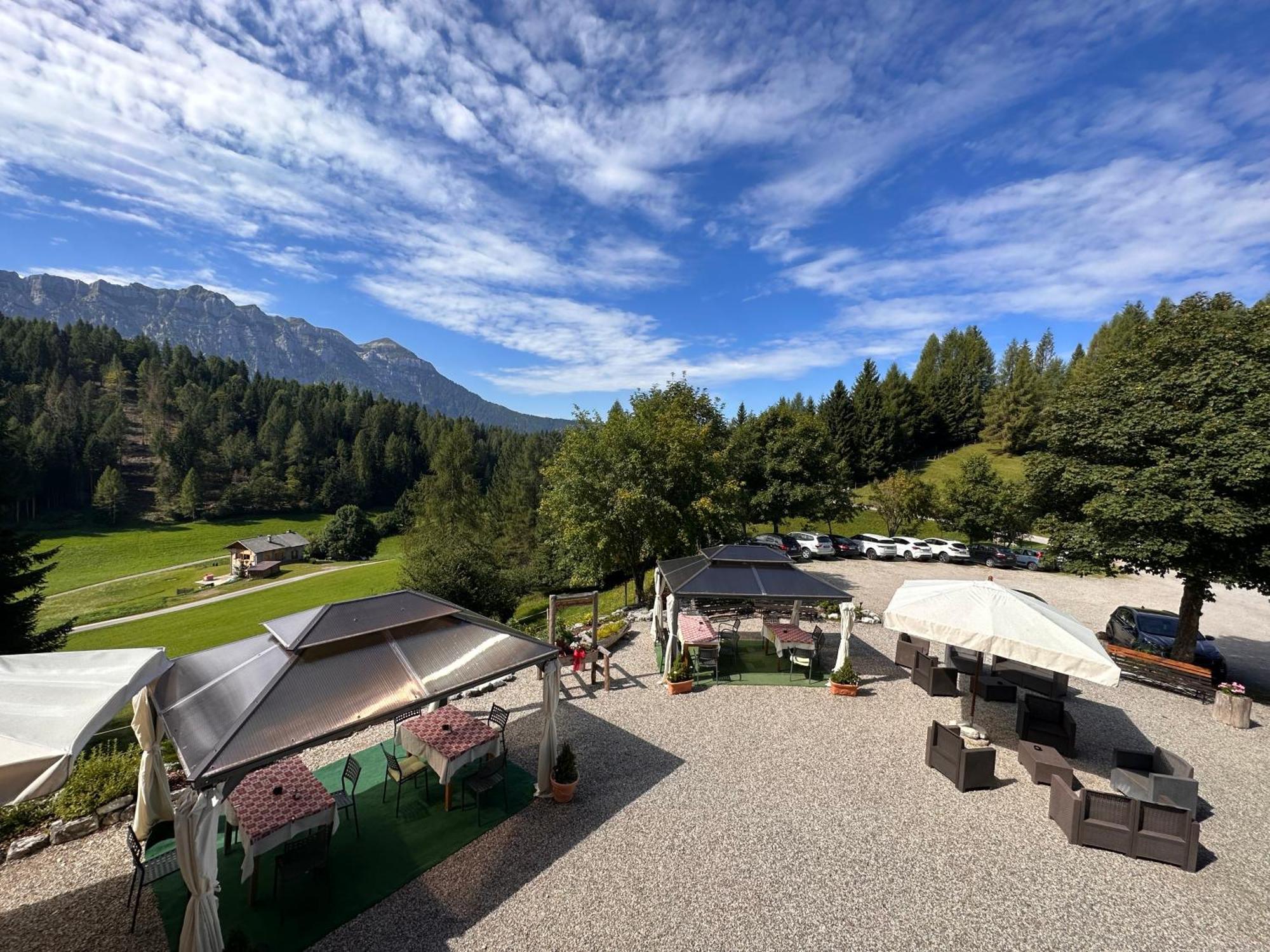 Rifugio Caltena Fiera Di Primiero Exterior foto