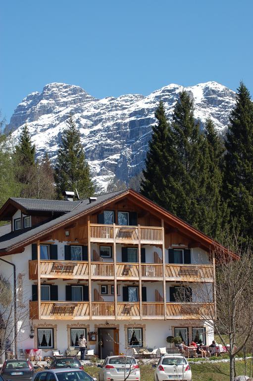 Rifugio Caltena Fiera Di Primiero Exterior foto